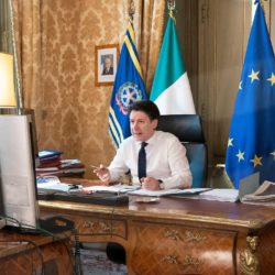 roberto esposito giuseppe conte premier presidente coronavirus covid covid19 follower strategia politica comunicazione social media marketing istituzionale 4